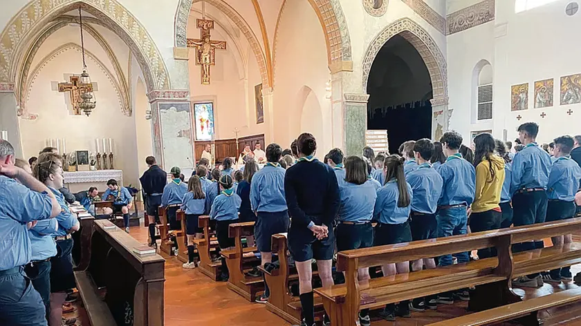 La messa nella chiesa di San Giuseppe in suffragio di Chiara Bassutti