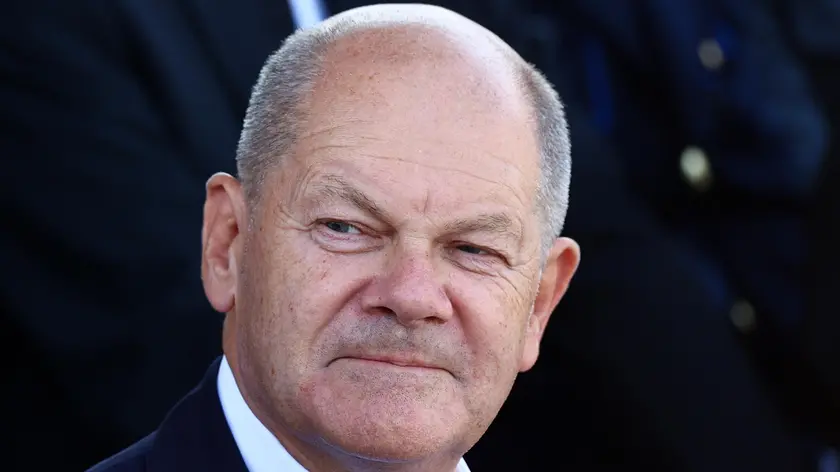 epa11584588 German Chancellor Olaf Scholz attends the ceremonial commissioning of a IRIS- T SLM air defense system at the Todendorf barracks in Todendorf, Northern Germany, 04 September 2024. The IRIS-T SLM system is being introduced into the German Army (Bundeswehr) air defense missile group 61. EPA/FILIP SINGER