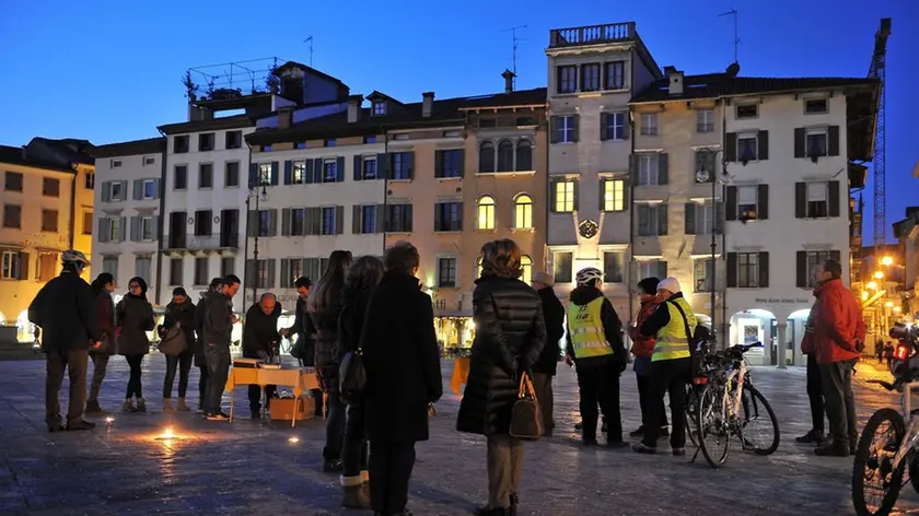 Udine 15 febbraio 2013.Mi' illumino di meno in piazza San Giacomo..Copyright Foto Petrussi / Ferraro Simone