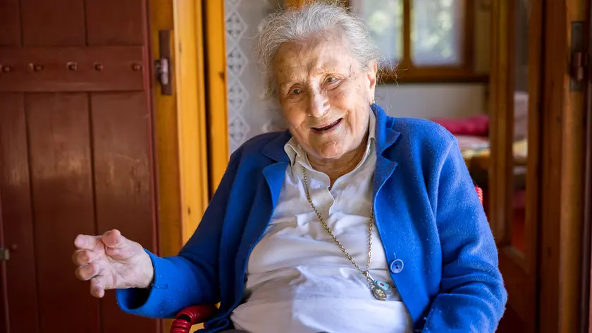 Paola Del Din compie 100 anni: eccola nella sua casa a Sappada © Solero - Petrussi