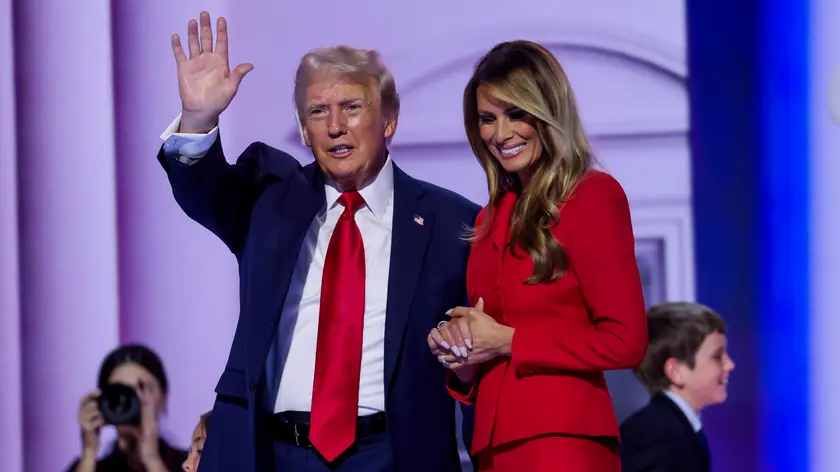 epa11486792 Republican presidential nominee Donald J. Trump (L) stands with his wife Melania (R) after speaking on the final day of the Republican National Convention (RNC) at Fiserv Forum in Milwaukee, Wisconsin, USA, 18 July 2024. The convention comes days after a 20-year-old Pennsylvania man attempted to assassinate former president and current Republican presidential nominee Donald Trump. The 2024 Republican National Convention is being held from 15 to 18 July, in which delegates of the United States' Republican Party select the party's nominees for president and vice president in the 2024 United States presidential election. EPA/JUSTIN LANE