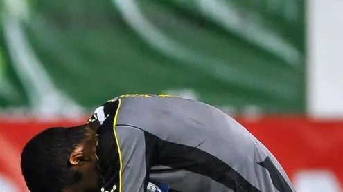 epa03842393 Allan of Udinese show his dejection after the UEFA Europa League play-off second leg match between FC Slovan Liberec and Udinese in Liberec, Czech Republic, 29 August 2013. EPA/SLAVEK RUTA