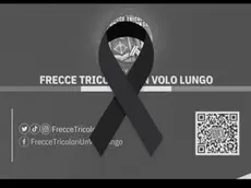 La foto pubblicata sul profilo facebook del gruppo ufficiale Frecce tricolori