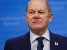 epa11236405 German Chancellor Olaf Scholz speaks to the press at the end of the second day of a European Council meeting in Brussels, Belgium, 22 March 2024. EPA/OLIVIER MATTHYS