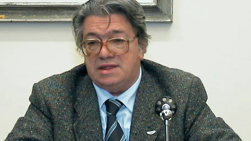 ANTEPRIMA 24 FEBBRAIO 2001 RICHIESTA ARCHIVIO MARIO MANERA APT TELEFOTO COPYRIGHT FOTO AGENCY ANTEPRIMA