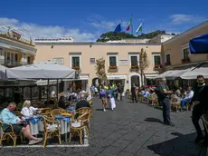 Una veduta della piazzetta di Capri, 23 aprile 2024 ANSA/ CIRO FUSCO