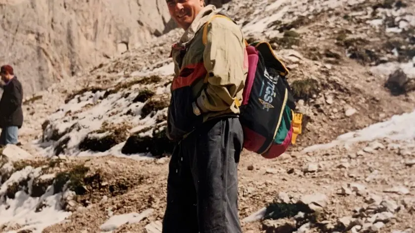 Enzo Martinelli durante un’escursione in montagna