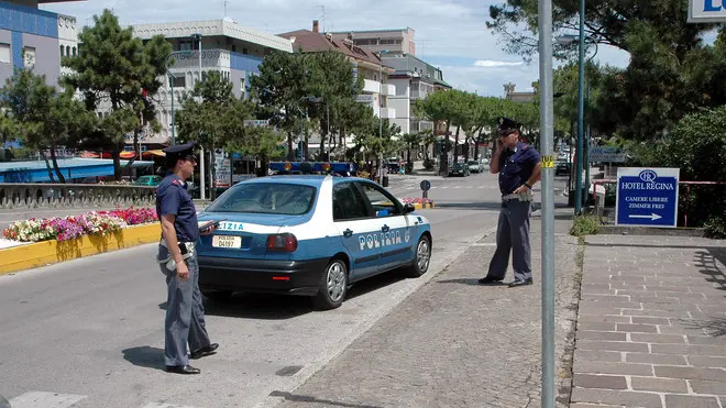 ANTEPRIMA Lignano 14 Luglio 2004. TURISTA ACCOLTELLATO A LIGNANO. Il luogo dove, questa mattina, il pizzaiolo ha accoltellato gravemente un turista. Telefoto Copyright Foto Agency Anteprima © (tutti i diritti riservati, citazione obbligatoria) www.anteprimafoto.it