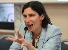 La segretaria del Pd, Elly Schlein, al convegno 'Guardando al futuro - La politica come intelligenza delle cose ' organizzato da Argomenti2000 e CERSES a Roma, 14 ottobre 2023. ANSA/MAURIZIO BRAMBATTI