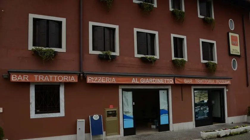 Udine 20 Aprile 2013 furto pizzeria Copyright pressTurco