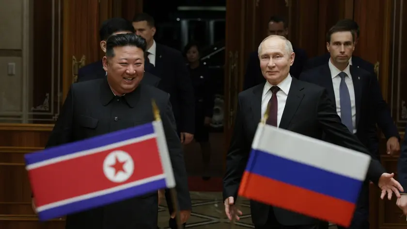 epaselect epa11421223 Russian President Vladimir Putin (2nd-R) and North Korean leader Kim Jong Un (L) attend a meeting in Pyongyang, North Korea, 18 June 2024. Russian President Vladimir Putin is on his two days official visit to North Korea. EPA/GAVRIIL GRIGOROV / SPUTNIK / KREMLIN POOL MANDATORY CREDIT