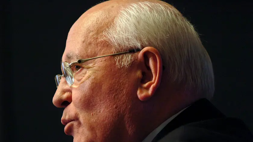 MEETING GINEVRA: MIKHAIL GORBACIOV Former Soviet president Mikhail Gorbachev speaks during a meeting on the 20th anniversary of Geneva Summit, at the building United Nations in Geneva, Switzerland, Monday 30 May 2005. The United Nations Office in Geneva hosts a meeting between Mikhail Gorbachev, the 1990 Nobel Peace Prize Laureate, and representatives of the Permanent Missions to the United Nations and the international organizations in Geneva. The occasion of the meeting is the 20th anniversary of the 1985 Geneva Summit which triggered the end of the Cold War era. ANSA /LAURENT GILLIERON /KLD