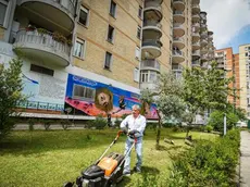 Il Parco "Corto Maltese" di Scampia, un'area di oltre 22 mila metri quadri, per anni piazza di spaccio restituito ai cittadini grazie al lavoro volontario dell' Associazione Pollici Verdi, 11 maggio 2019. ANSA/CESARE ABBATE
