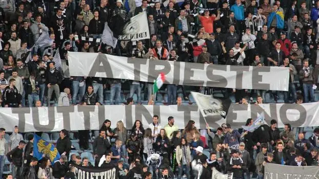 Supporters of Udinese during the Italian Serie A soccer match Udinese Calcio vs SS Lazio at Friuli stadium in Udine, Italy, 20 April 2013..ANSA/LANCIA