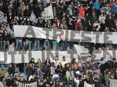 Supporters of Udinese during the Italian Serie A soccer match Udinese Calcio vs SS Lazio at Friuli stadium in Udine, Italy, 20 April 2013..ANSA/LANCIA