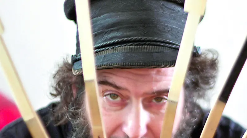 Vinicio Capossela, il cantautore e polistrumentista si esibirà in piazza del Popolo a San Vito al Tagliamento