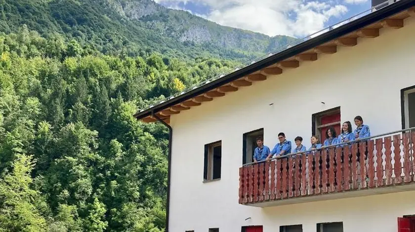 La base scout di Lesis a Claut ristrutturata grazie ad autofinanziamento e raccolta fondi online
