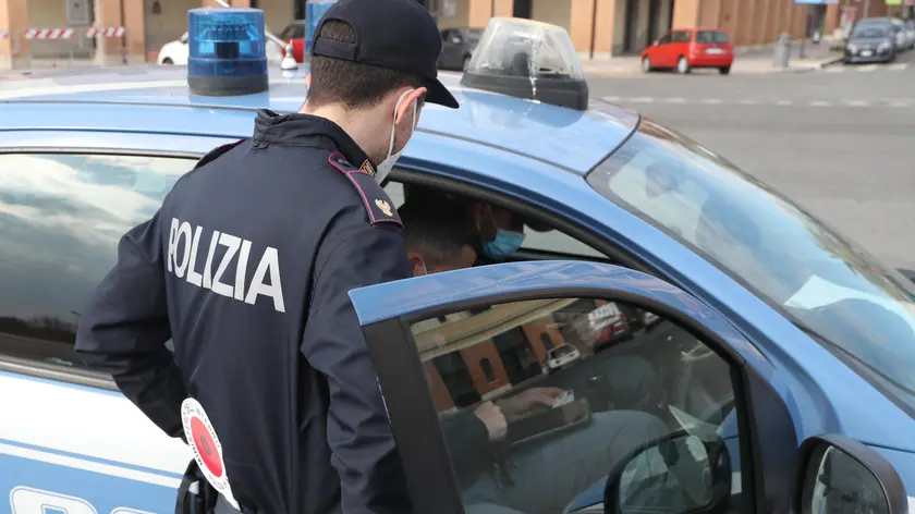 Controlli della polizia sul litorale di Ostia, Roma, 21 marzo 2021. ANSA/EMANUELE VALERI