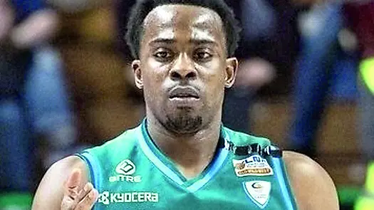 L’americano Anthony Hickey durante l’ultima stagione a Cantù