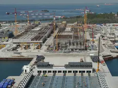 Panoramica aerea del cantiere del Mose alla bocca di porto di Malamocco, in una recente immagine. ANSA/Ufficio Comunicazione CONSORZIO VENEZIA NUOVA/