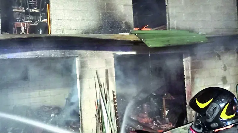 L’incendio è scoppiato in una rimessa non adiacente alla casa in via dei Prati a Spilimbergo