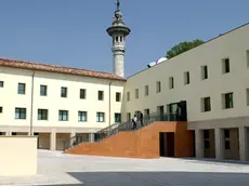FOTO MISSINATO PORDENONE 27.04.04 NUOVA SEDE DELLA PROVICIA INAUGURAZIONE IN CORSO GARIBALDI, UNA VEDUTA DEL PALAZZO SBROJAVACCA