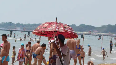 Lignano 16 Giugno 2013 turisti in spiaggia Telefoto Copyright Petrussi Foto Press /turco