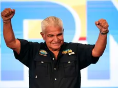 epa11320874 Presidential candidate Jose Raul Mulino gestures druing a speech at his campaign headquarters in Panama City, Panama, 05 May 2024. With more than 85 percent of the ballots being accounted for, Mulino leads with 34.44 percent followed by Other Path Movement's Ricardo Lombana with 25 percent, former president Martin Torrijos of Popular Party with 16 percent, and Romulo Roux of Cambio Democratico with 11,29 percent. EPA/Bienvenido Velasco