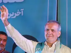 epa11455982 Iranian presidential reformist candidate Masoud Pezeshkian greets the crowd during an election campaign in Tehran, Iran, 03 July 2024. Seed Jalili and Masoud Pezeshkian will face each other in the second round of the presidential election on 05 July 2024. EPA/STR