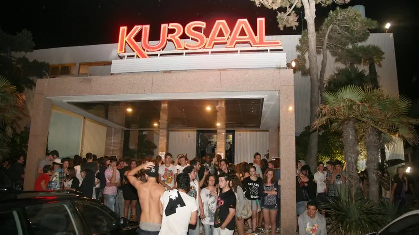 Lignano 4 giugno 2011 movida Copyright PFp
