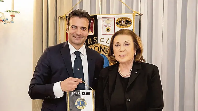 Alessandro De Ruosi e la presidente del Lions Udine Host Arena