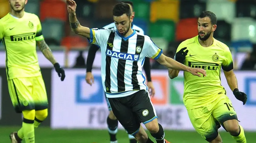 Udine, 12 dicembre 2015 Serie A TIM 2015/2016, 16¡ giornata. Udinese vs Inter. Nella foto il centrocampista dellÕUdinese Bruno Fernandes. Copyright Foto Petrussi / Ferraro Simone