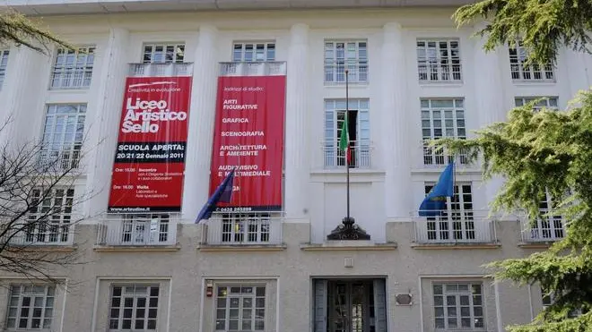 Udine 22 Marzo 2011. Furto targa Istituto Sello. Copyright Foto PFP