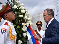 epa11166858 Russian Foreign Minister Sergei Lavrov (R) lays a wreath at the memorial to the National Hero of Cuba Jose Marti in Havana, Cuba, 19 February 2024. EPA/OMARA GARCIA MEDEROS / EDITORIAL USE ONLY/ NO SALES/ ONLY AVAILABLE TO ILLUSTRATE THE ACCOMPANYING NEWS (MANDATORY CREDIT )