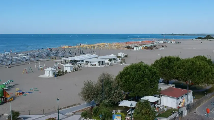 La spiaggia di Costa Azzurra a Grado oggi