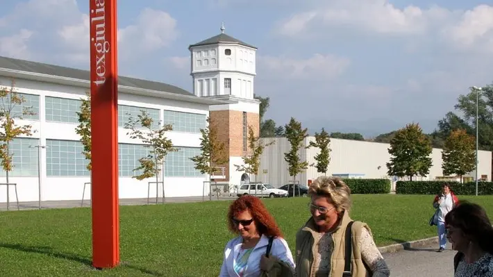 Bumbaca Gorizia Texgiulia, uscita operai ©Foto di Roberto Coco