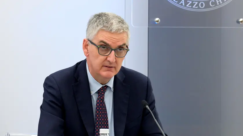 Il presidente dell'Iss Silvio Brusaferro durante la conferenza stampa che si è svolta al termine del Cdm , 23 dicembrer 2021. ANSA/CLAUDIO PERI