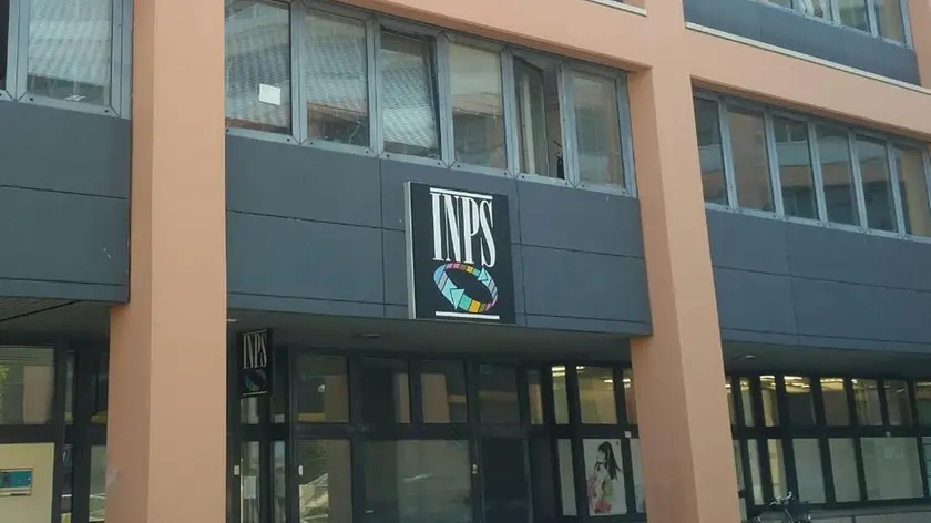 Nella foto, la sede dell’Inps a Pordenone