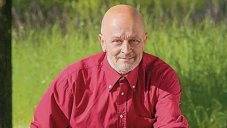 Sergio Simonetti, 64 anni, con il suo cane Horus