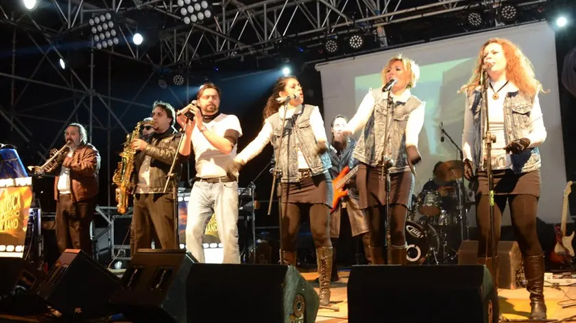 Udine 31 dicembre 2014 capodanno piazza primo maggio Telefoto Copyright Petrussi Foto Turco Massimo