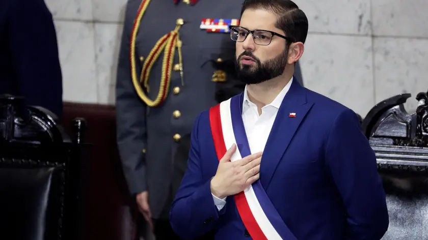 epa11383921 Chilean President Gabriel Boric arrives at the National Congress to deliver his third public report in Valparaiso, Chile, 01 June 2024. Boric will present his third public report of account where he will assess his two years in office, marked by the security crisis and the struggle with the opposition to push through his main reforms. EPA/ADRIANA THOMASA