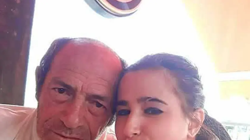 Maria Amatuzzo, 29 anni, e il marito, Ernesto Favara, 63 anni, in una foto tratta dal profilo Facebook della donna, 24 dicembre 2022. La coppia viveva insieme da una decina d'anni con tre figli. Quando i Carabinieri sono arrivati nella loro abitazione, il marito aveva ancora in mano la presunta arma del delitto. L'uomo si trova ora nella caserma di Castelvetrano per essere interrogato. NPK Facebook / Maria Amatuzzo +++ATTENZIONE LA FOTO NON PUO' ESSERE PUBBLICATA O RIPRODOTTA SENZA L'AUTORIZZAZIONE DELLA FONTE DI ORIGINE CUI SI RINVIA+++ +++NO SALES; NO ARCHIVE; EDITORIAL USE ONLY+++
