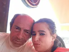 Maria Amatuzzo, 29 anni, e il marito, Ernesto Favara, 63 anni, in una foto tratta dal profilo Facebook della donna, 24 dicembre 2022. La coppia viveva insieme da una decina d'anni con tre figli. Quando i Carabinieri sono arrivati nella loro abitazione, il marito aveva ancora in mano la presunta arma del delitto. L'uomo si trova ora nella caserma di Castelvetrano per essere interrogato. NPK Facebook / Maria Amatuzzo +++ATTENZIONE LA FOTO NON PUO' ESSERE PUBBLICATA O RIPRODOTTA SENZA L'AUTORIZZAZIONE DELLA FONTE DI ORIGINE CUI SI RINVIA+++ +++NO SALES; NO ARCHIVE; EDITORIAL USE ONLY+++