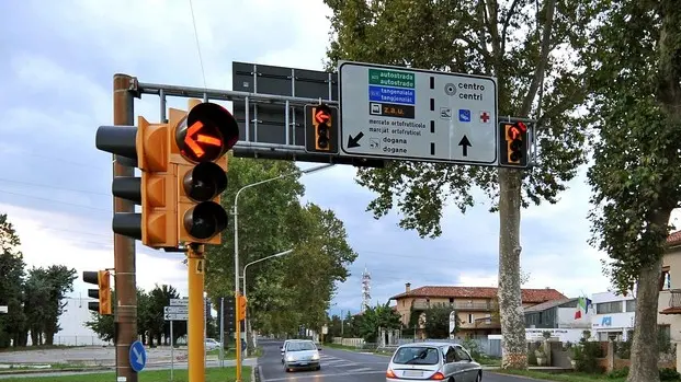 Udine 17 agosto 2014.Viale Palmanova, semaforo di via del Partidor..Copyright Foto Petrussi / Ferraro Simone