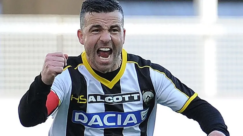 Udine, 08 marzo 2015 Serie A 2014/2015. 26^ giornata. Stadio Friuli. Udinese vs Torino. Nella foto: l'attaccante dell'Udinese Antonio Di Natale segna il goal del pareggio 1-1. Copyright Foto Petrussi / Ferraro Simone