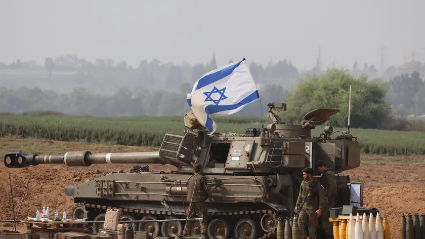 epa10954366 Israeli soldiers of an artillery unit near the Gaza border, southern Israel , 02 November 2023. More than 8,000 Palestinians and over 1,400 Israelis have been killed, 240 held hostages in Gaza according to the Israel Defense Forces (IDF) and the Palestinian health authority, since Hamas militants launched an attack against Israel from the Gaza Strip on 07 October. EPA/ABIR SULTAN