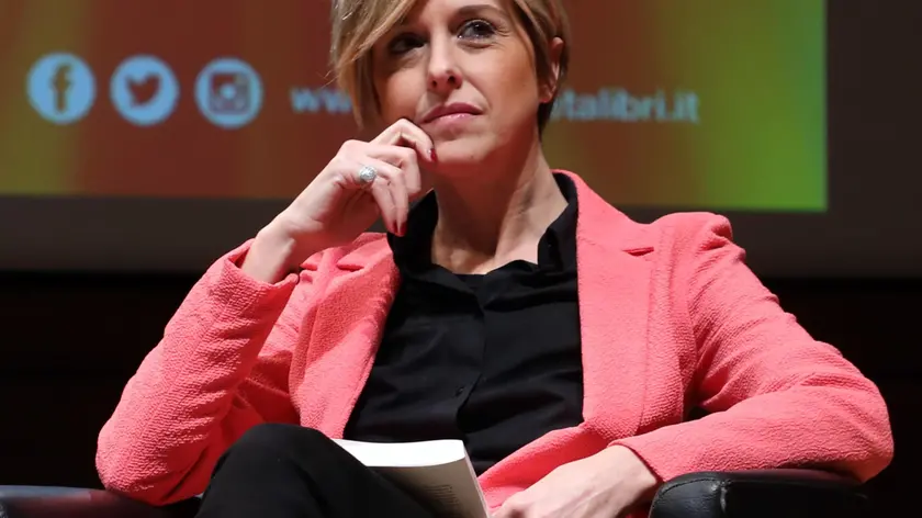 Nadia Toffa durante la presentazione del libro "Mi vivi dentro", scritto dal giornalista Alessandro Milan, presso il teatro Dal Verme a Milano, in una foto d'archivio del 26 febbraio 2018. ANSA/MATTEO BAZZI
