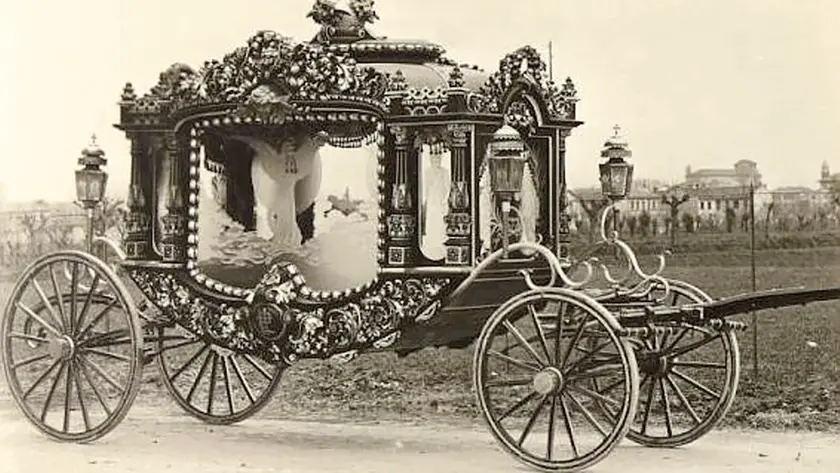 La carrozza funebre di Francesco Ferdinando (Foto Brisighelli - Fondo Friuli Fototeca Civici Musei Udine)