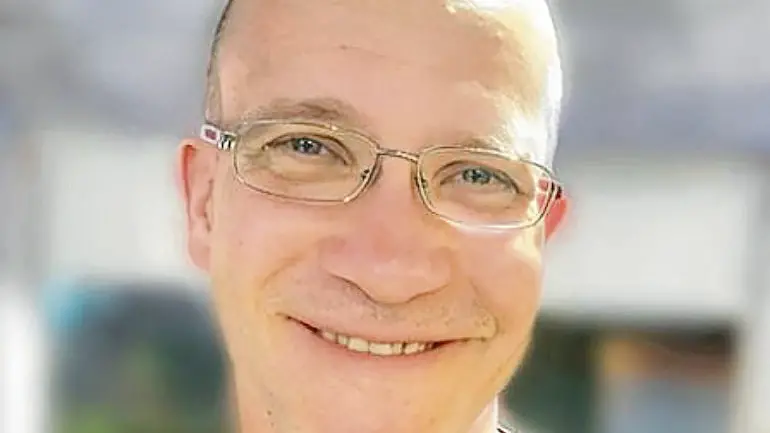 Gianluca Poles aveva 44 anni. Era padre di due bambini