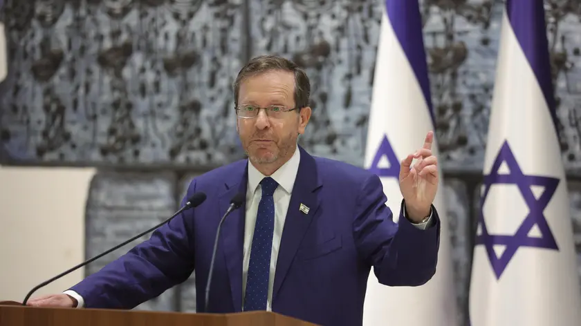 epa10914460 Israeli President Isaac Herzog hold a briefing for foreign journalists on Israel's war on Hamas at the presidential residence in Jerusalem, 12 October 2023. More than 1,200 Israelis have been killed and over 2,800 others injured, according to the Israel Defense Forces (IDF), since the Islamist movement Hamas launched attacks on Israel from the Gaza Strip on 07 October. More than 3,000 people, including 1,500 militants from Hamas, have been killed and thousands injured in both Gaza and Israel since the conflict erupted, according to Israeli military sources and Palestinian officials. EPA/ABIR SULTAN